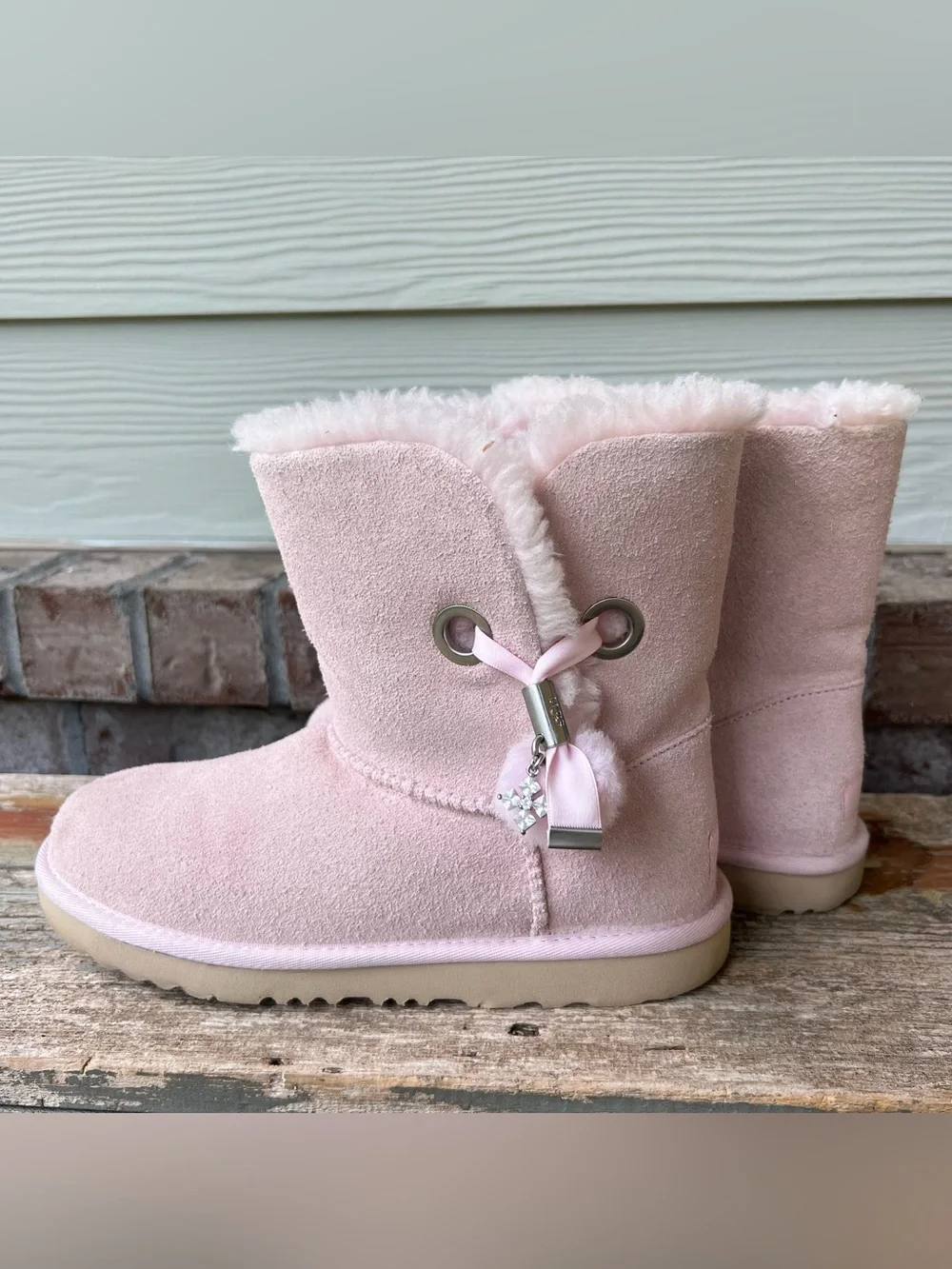 Womens UGG Pink Pom Charm Faux-Suede Boot Detail Size 6